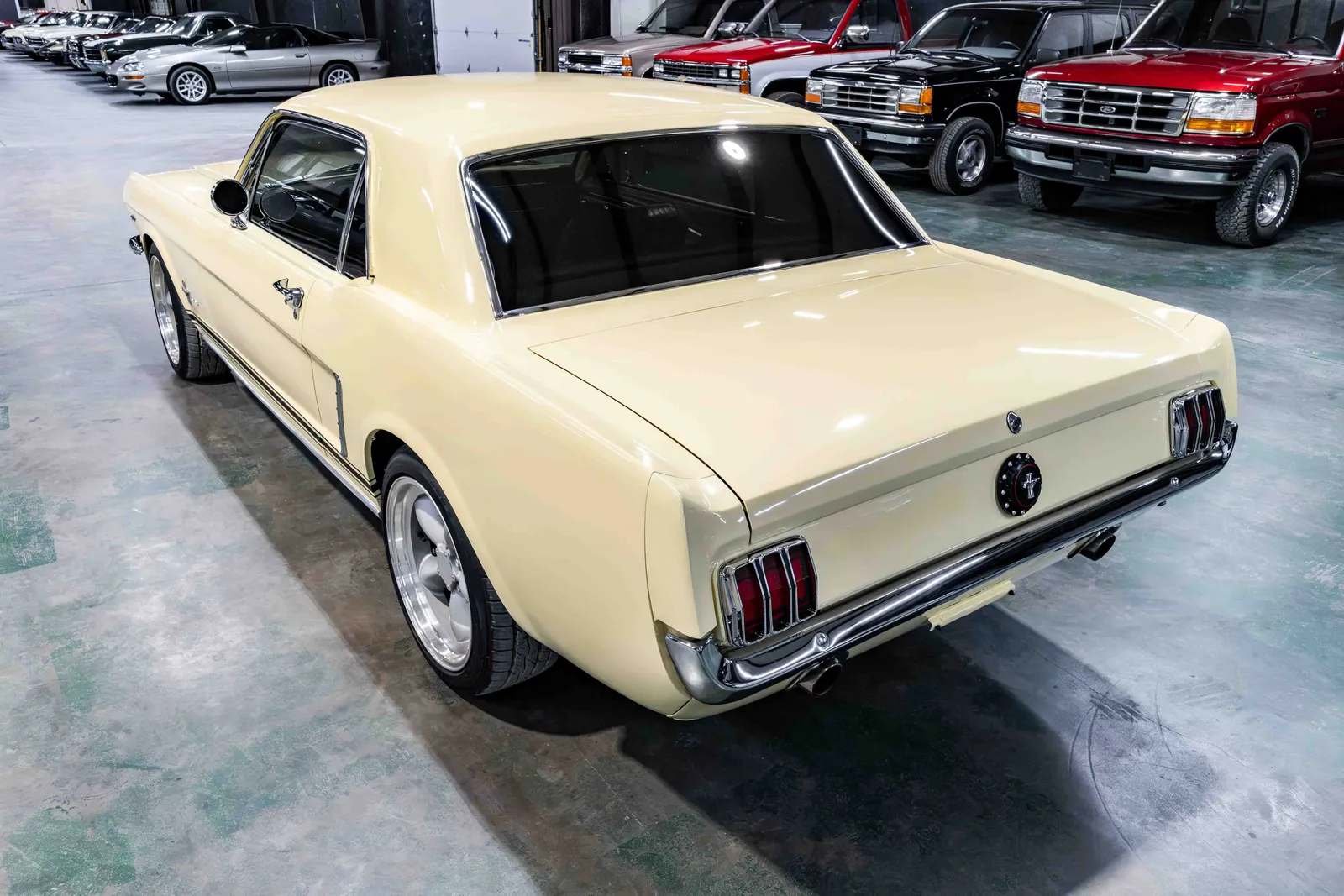 1965-Ford-Mustang-Springtime Yellow-230788--35.jpg